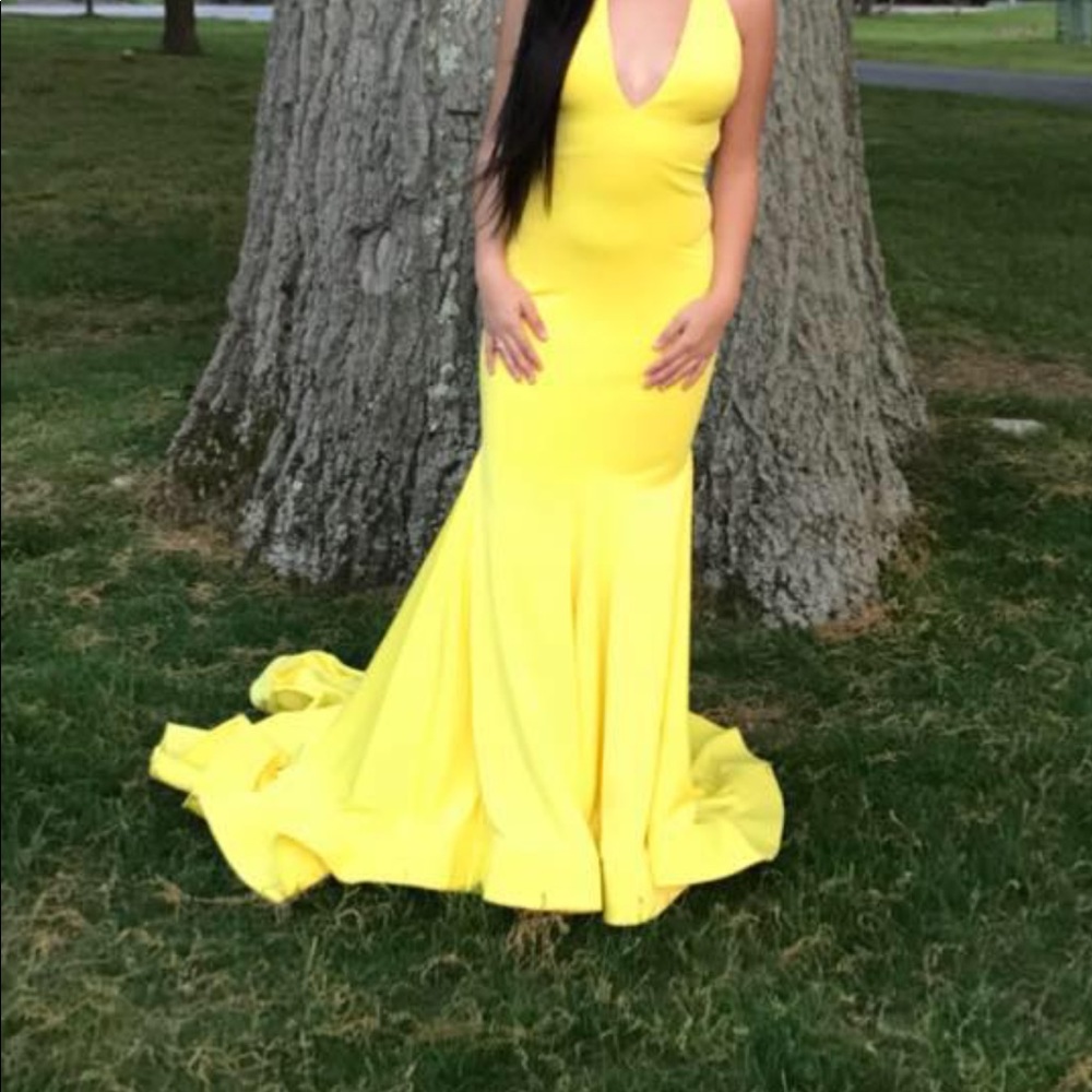 Ultimate Gown size 6-8